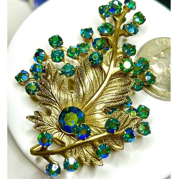 Leaf Brooch SIGNED Cathe' Blue Green AB Gold Vintage Vtg Pin Jewelry O30 - Picture 1 of 3